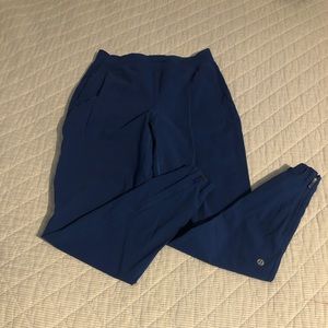 Lululemon joggers size 4